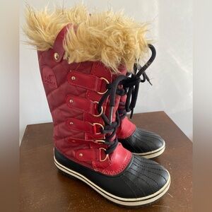 LIKE NEW ! SOREL LACE UP WATERPROOF INSULATED BOOT